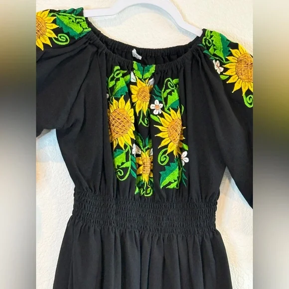 🌻 Sun-Kissed Beauty | Mexican Embroidered Sunflower Peasant Dress - M -Preloved - Picture 2 of 16
